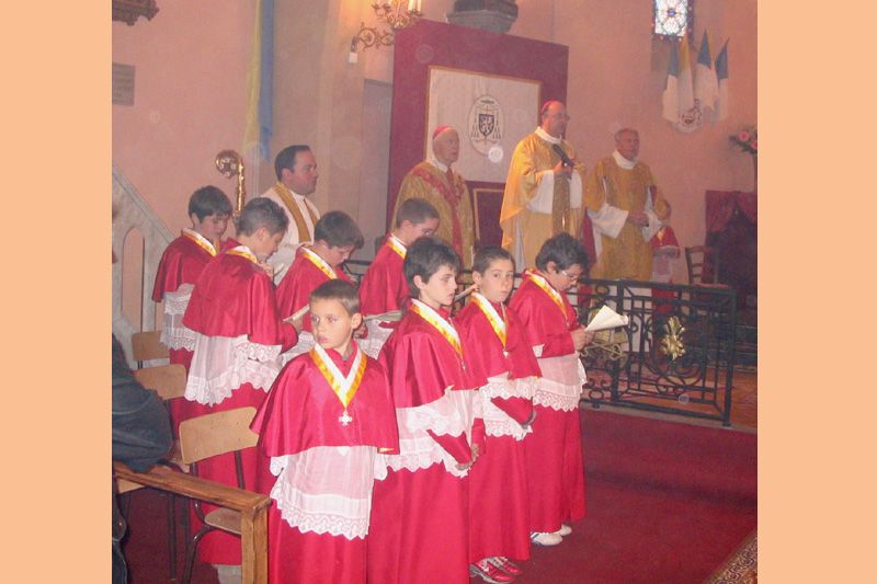 Â« Le petit conclave Â» des enfants de chÅ“ur tout Ã©mus de participer Ã  ces grandes cÃ©lÃ©brations