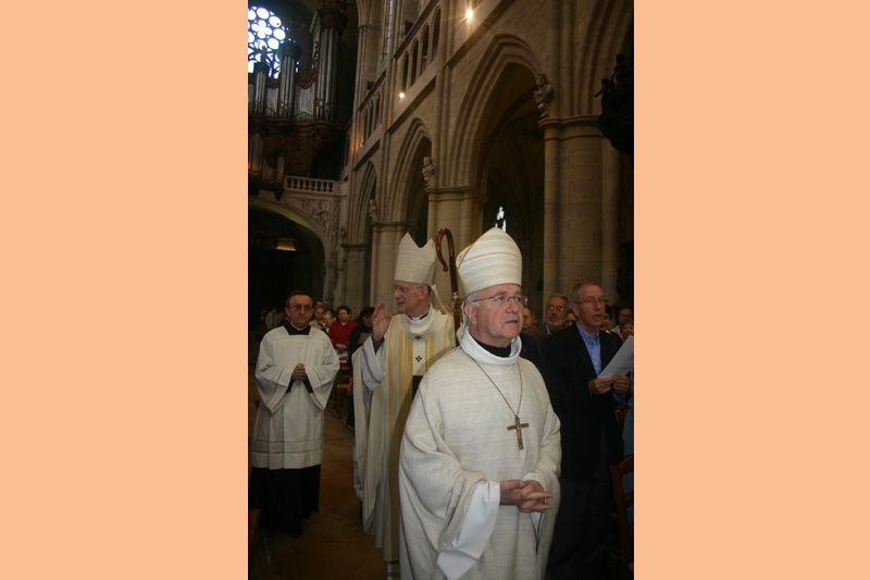 Et sous la prÃ©sidence de monseigneur Minnerath, archevÃªque de Dijon
