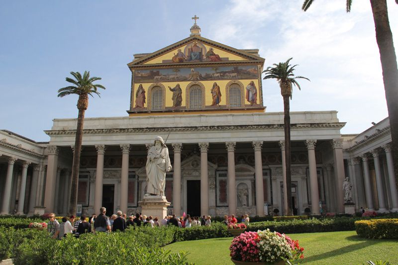 Le majestueux Ã©difice Ã©rigÃ© sur la nÃ©cropole contenant la tombe de saint Paul