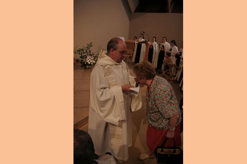 VÃ©nÃ©ration du crucifix dâ€™Elisabeth
