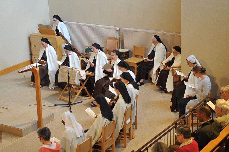 Six carmÃ©lites sont venues se joindre Ã  la communautÃ© pour cette grande cÃ©lÃ©bration