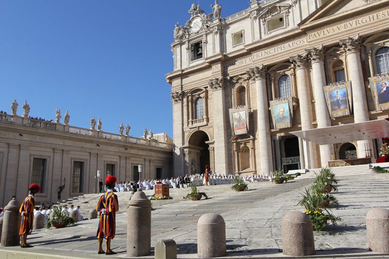 Pour inscrire les nouveaux saints au canon de lâ€™Eglise