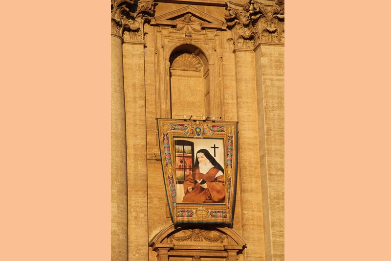 La banniÃ¨re de la canonisation