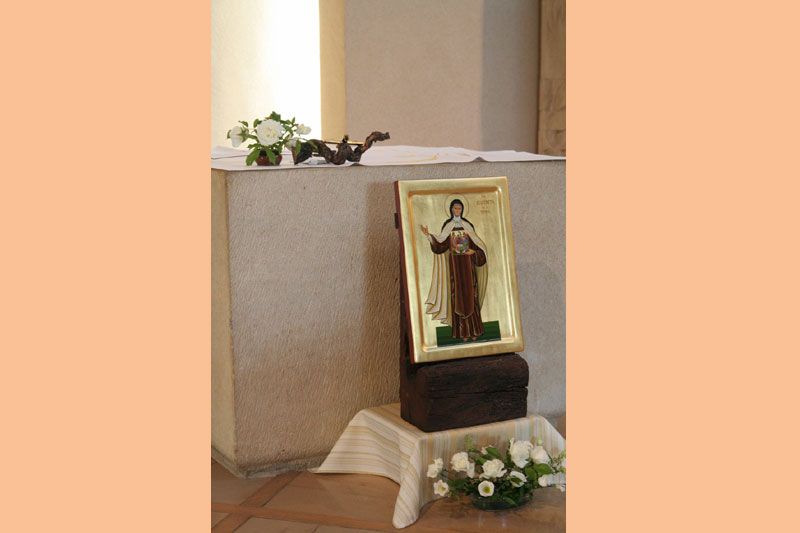 Accueillons la lumiÃ¨re, la paix et la joie qui jaillissent de cette expÃ©rience de la Sainte TrinitÃ© demeurant comme Amour en nous