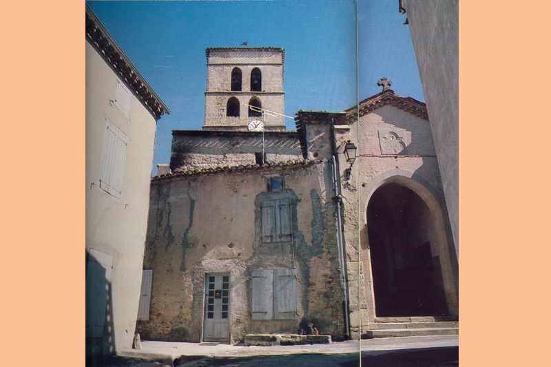 Lâ€™Ã©glise du village. Elisabeth assurait ses tantes que Â« sa pensÃ©e les suivait dans la chÃ¨re petite Ã©glise oÃ¹ elle aimait tant prier Â»