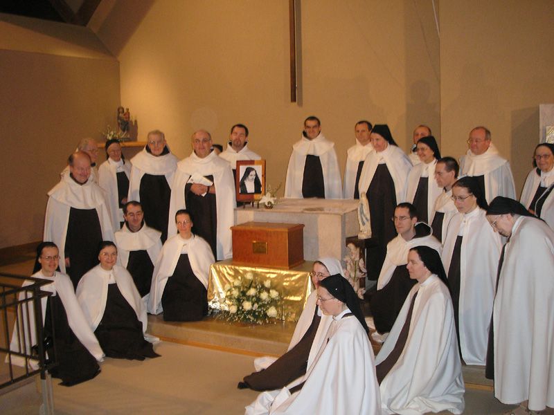 Une photo de famille nous rÃ©unit dans le sanctuaire