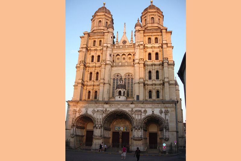 Lâ€™Ã©glise Saint-Michel de Dijon, paroisse dâ€™Elisabeth de la TrinitÃ©